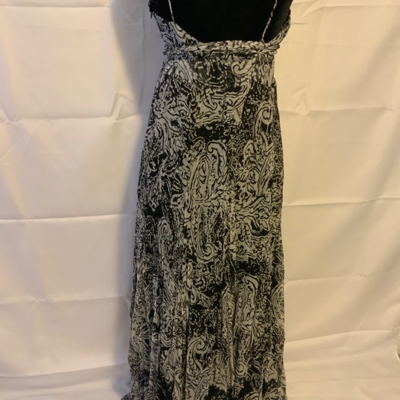 STUNNING Silk maxi halter dress - Picture 5 of 7